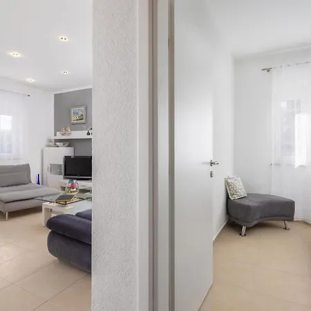 Daria 3 By Interhome Daire Marusici (Split-Dalmatia)